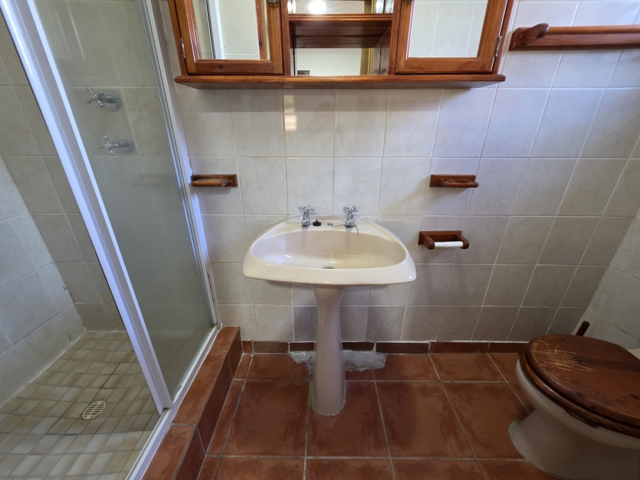 4 Bedroom Property for Sale in Wavecrest Eastern Cape
